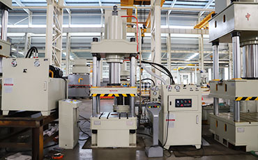 選購四柱液壓機需了解些什么？